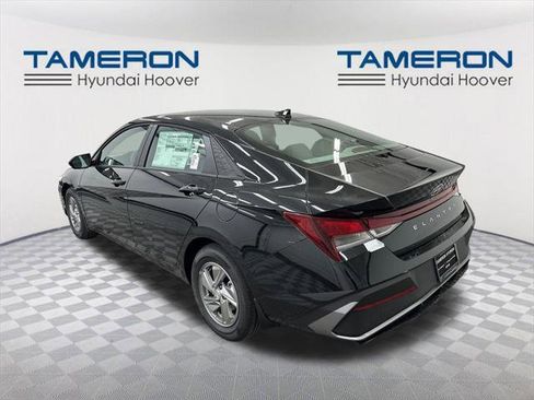 New 2026 Hyundai Elantra SE image 3