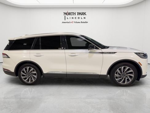New 2026 Lincoln Aviator 2WD image 6