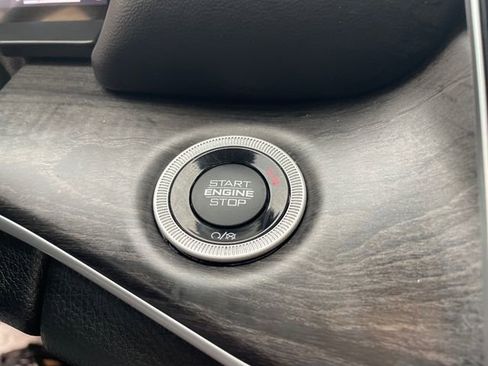 Used 2022 Jeep Grand Cherokee L Limited image 40