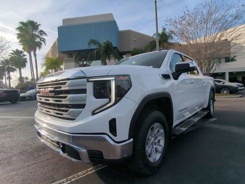 Used 2023 GMC Sierra 1500 SLE w/ Enhanced Capability Package image 9