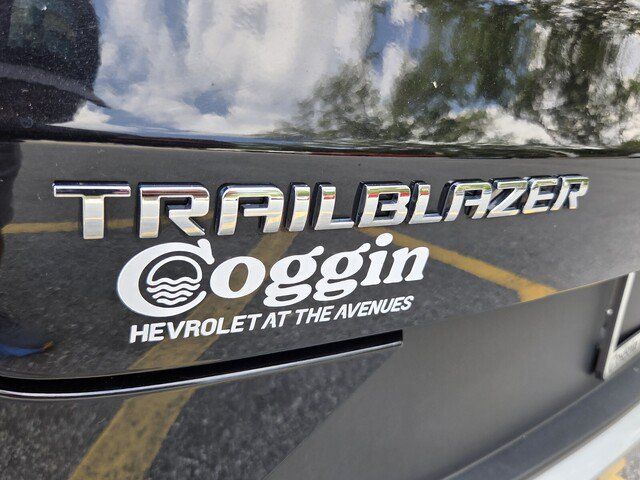 Used 2025 Chevrolet TrailBlazer LT FWD image 31