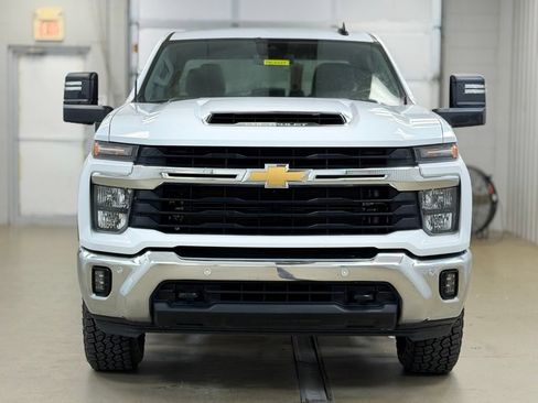 Used 2025 Chevrolet Silverado 3500 LT w/ Safety Package AWD/4WD image 2