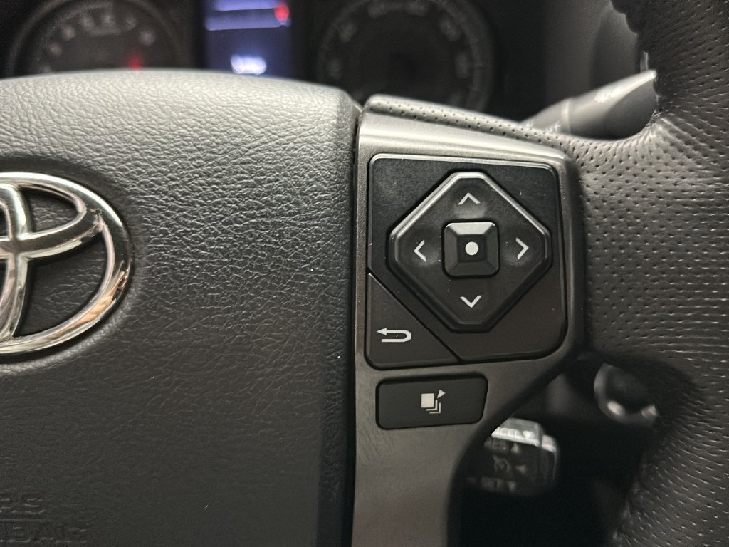 Used 2016 Toyota Tacoma TRD Sport w/ Towing Package RWD image 25