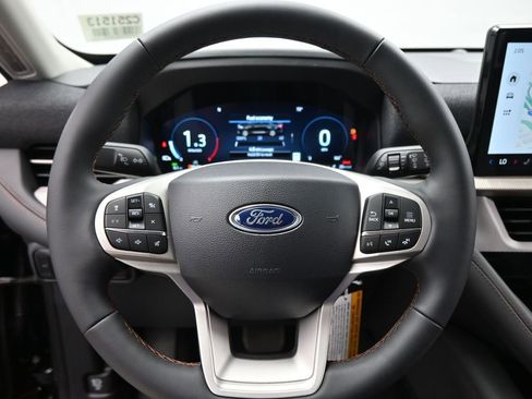 New 2025 Ford Explorer Active image 11