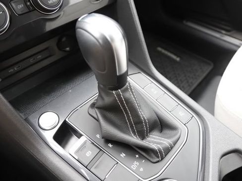 Used 2021 Volkswagen Tiguan SEL Premium R-Line AWD/4WD image 31