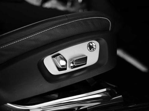 Used 2014 Rolls-Royce Ghost image 27