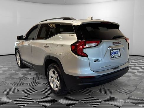 Used 2022 GMC Terrain SLE w/ Driver Convenience Package FWD image 3