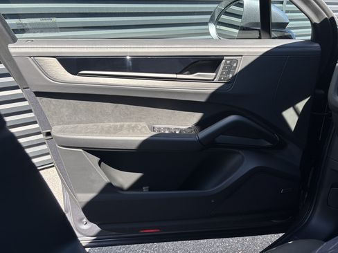 New 2026 Porsche Cayenne GTS AWD/4WD image 7