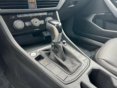 Used 2023 Volkswagen Jetta SE w/ Black Wheel Package FWD image 38