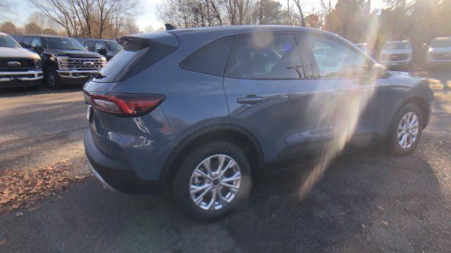 Used 2025 Ford Escape Active FWD image 3