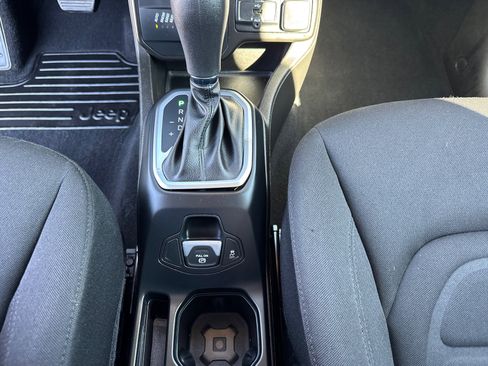 Used 2021 Jeep Renegade Latitude w/ Convenience Group image 13