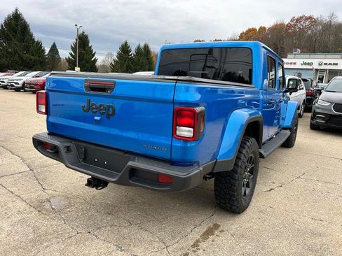 New 2025 Jeep Gladiator Sport image 5