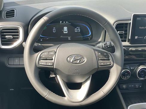 New 2026 Hyundai Venue SEL FWD image 7