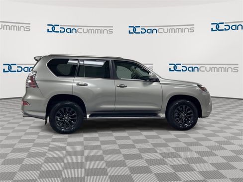 Used 2021 Lexus GX 460 Premium w/ Premium Package image 11