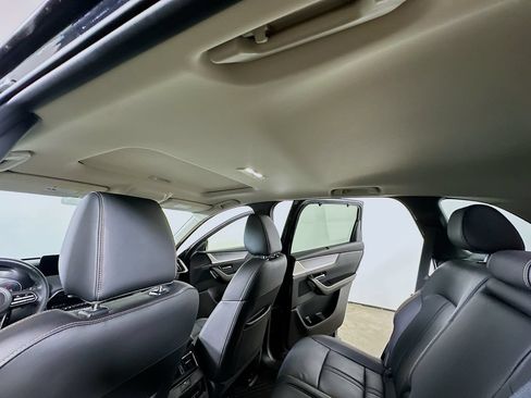 Used 2025 MAZDA CX-90 3.3 Turbo w/ Preferred Package AWD/4WD image 13