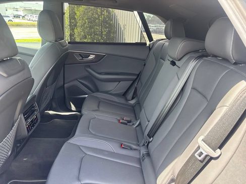Used 2023 Audi Q8 Prestige w/ Prestige Package AWD/4WD image 10