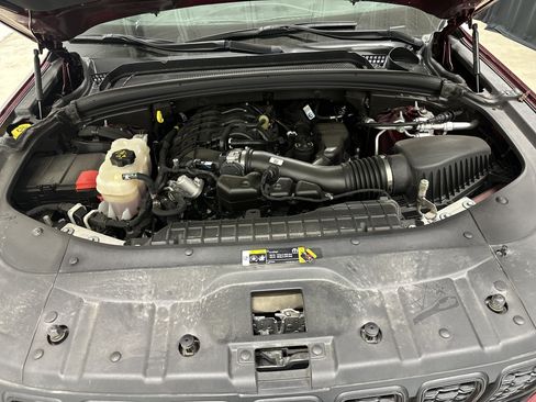 Used 2025 Jeep Grand Cherokee Altitude AWD/4WD image 35