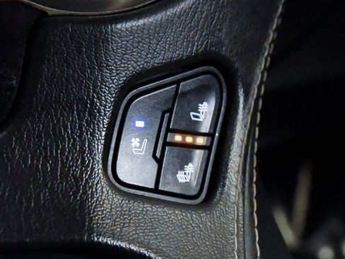 Used 2018 GMC Yukon XL Denali w/ Open Road Package image 25