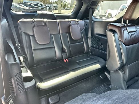 Used 2021 Ford Explorer Platinum w/ Premium Technology Package image 27