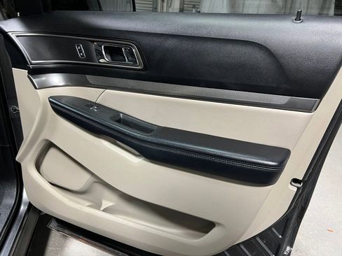 Used 2018 Ford Explorer XLT w/ Equipment Group 202A image 10