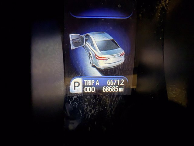 Used 2017 Toyota Avalon XLE Premium w/ Carpet Mat Package FWD image 5