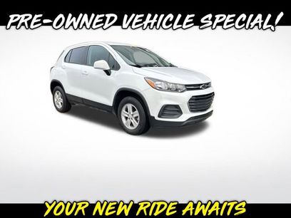 Used 2022 Chevrolet Trax LS w/ Tint and Cruise Package