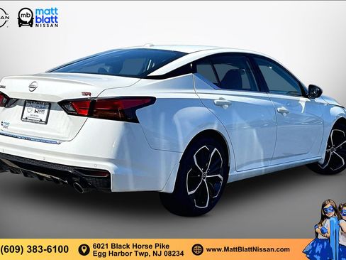 Certified 2023 Nissan Altima 2.5 SR FWD image 12