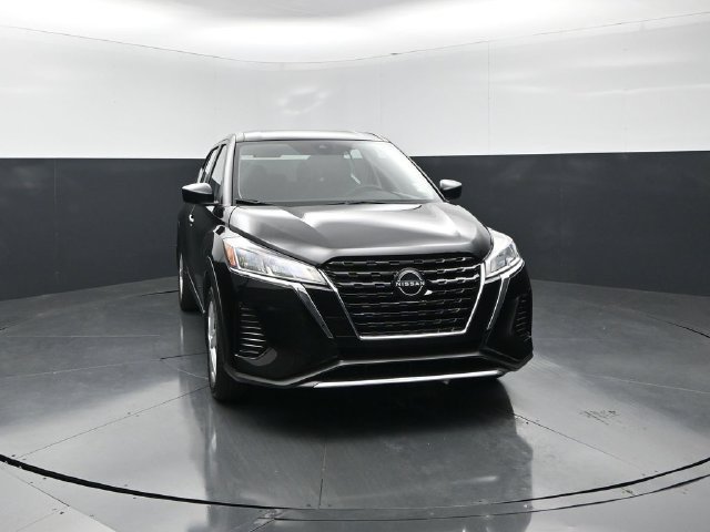 Certified 2025 Nissan Kicks Play S FWD image 5