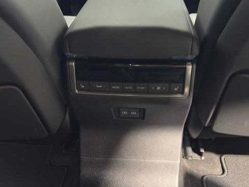 Used 2024 Lexus GX 550 w/ Cold Area Package AWD/4WD image 19