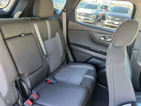 Used 2025 Chevrolet Blazer LT image 37