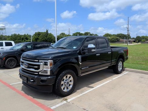 Used 2022 Ford F250 Platinum w/ FX4 Off-Road Package AWD/4WD image 3