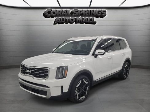 Certified 2024 Kia Telluride S w/ S Sunroof Package AWD/4WD image 3