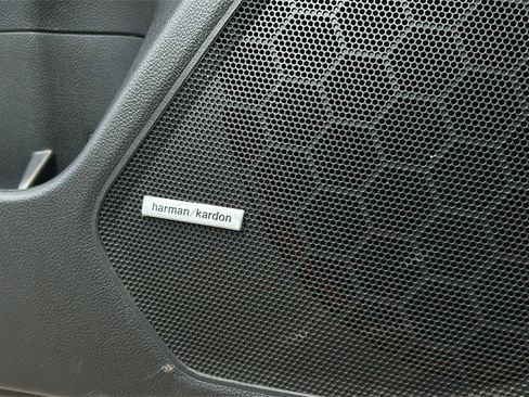 Used 2017 Subaru Outback 2.5i Limited image 16