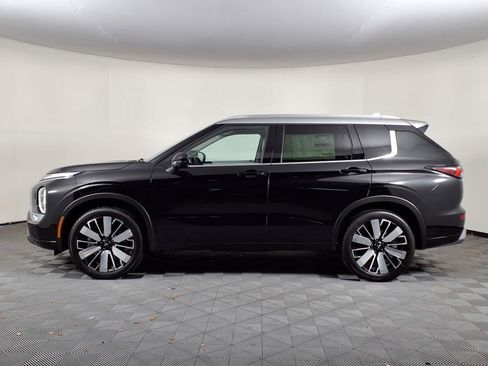 New 2025 Mitsubishi Outlander PLATINUM EDITION image 4