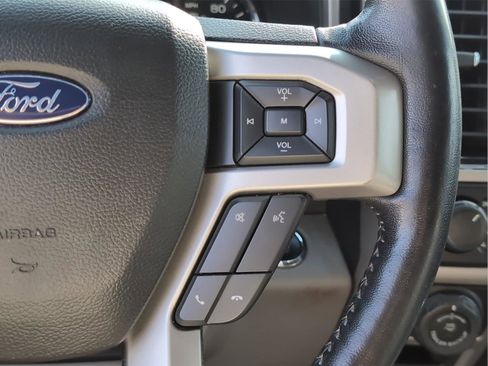 Used 2018 Ford F150 Lariat w/ Equipment Group 502A Luxury AWD/4WD image 23