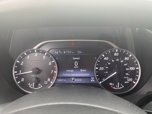 Used 2024 Nissan Titan SV w/ SV Convenience Package image 8