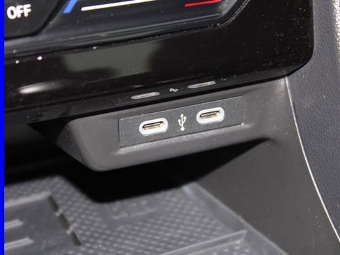 Used 2025 Volkswagen Jetta SE image 39