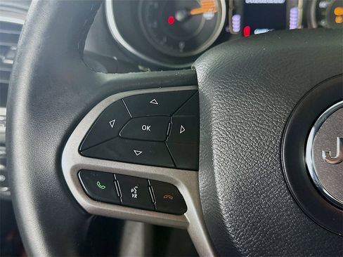 Used 2019 Jeep Cherokee Latitude Plus image 24