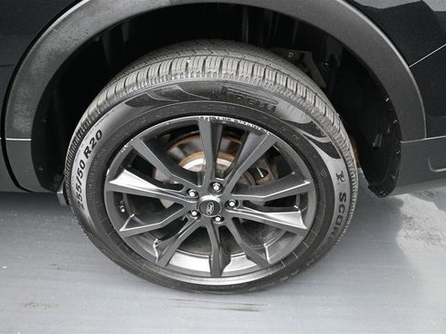 Used 2019 Ford Explorer XLT w/ Equipment Group 202A AWD/4WD image 19