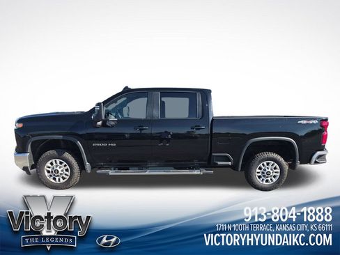 Used 2025 Chevrolet Silverado 2500 LT w/ Convenience Package AWD/4WD image 2