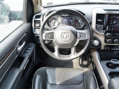 Used 2019 RAM 1500 Laramie AWD/4WD image 12
