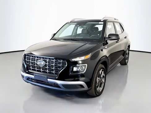 Used 2024 Hyundai Venue SEL FWD image 4