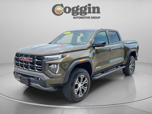 Used 2025 GMC Canyon AT4 w/ Technology Plus Package AWD/4WD image 1