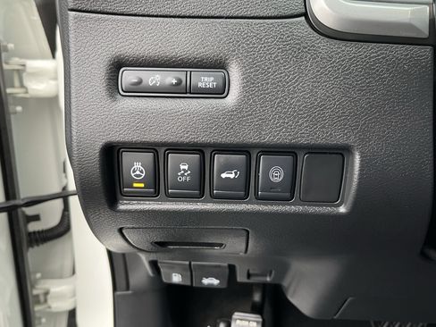 Used 2020 Nissan Murano Platinum w/ Cargo Package image 25