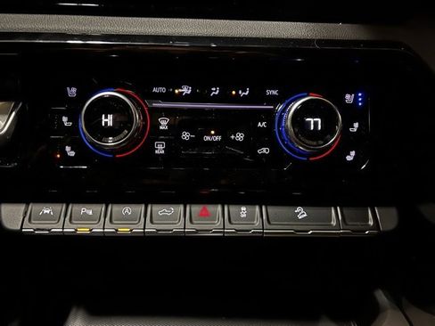 Used 2025 GMC Sierra 1500 AT4 w/ AT4 Preferred Package image 15