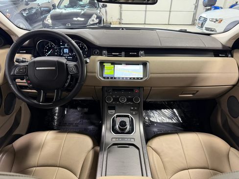 Used 2018 Land Rover Range Rover Evoque SE AWD/4WD image 2