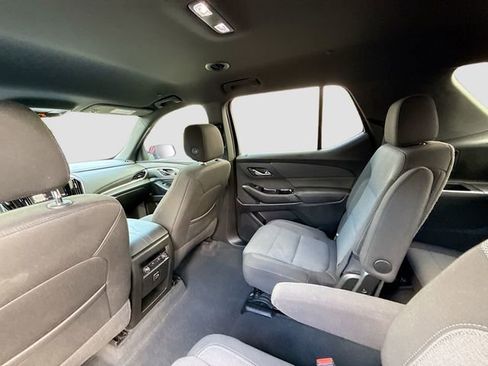 Used 2023 Chevrolet Traverse LT image 23