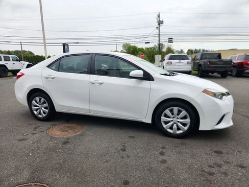 Used 2014 Toyota Corolla LE FWD image 19