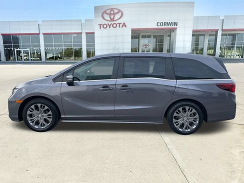 Used 2025 Honda Odyssey Touring image 2