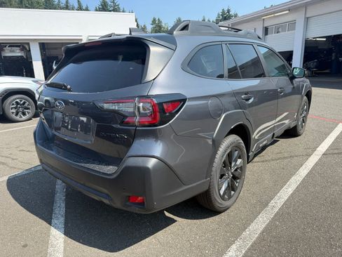 Used 2025 Subaru Outback Onyx Edition XT AWD/4WD image 3